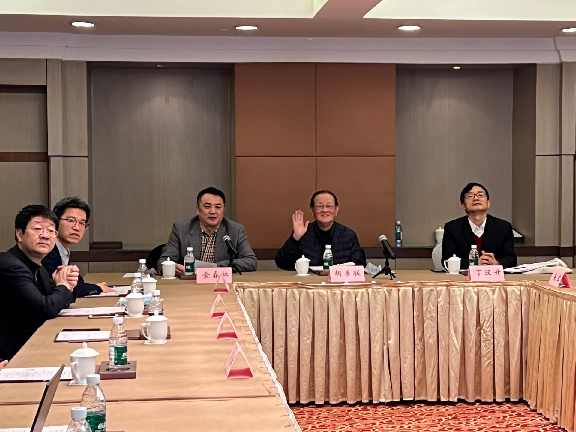 上海市卫生和健康发展研究中心2021年度卫生技术评估专家委员会顺利召开